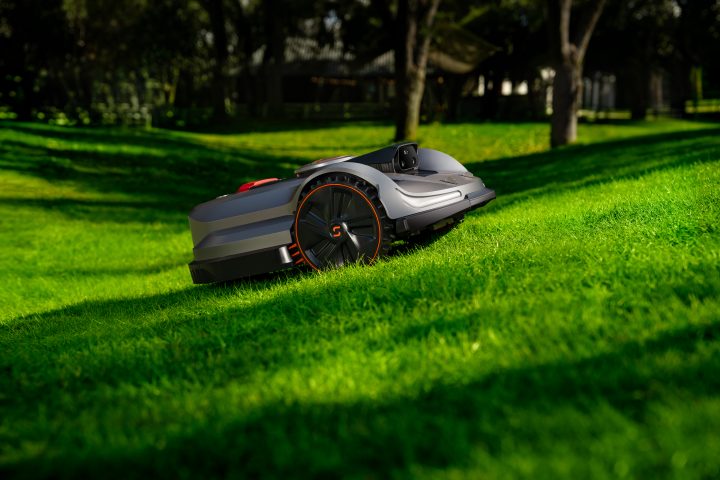 sunseeker X7 plus Gen2 robotic mower, recommended mowing area 6000 m²